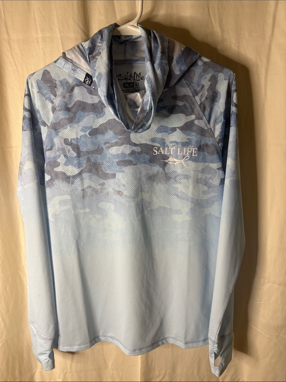 Salt Life Men’s Light Blue Camo Hooded Swim Rash Guard